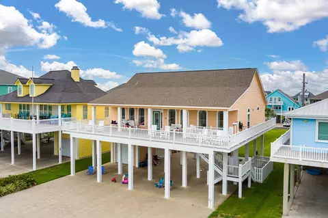 2319 Trinidad Dr, Crystal Beach, TX 77650