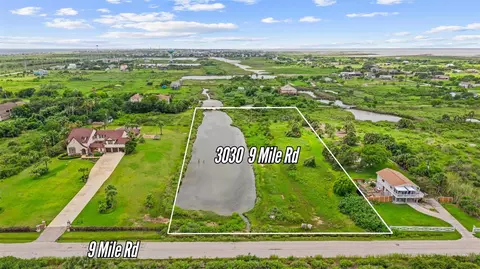 3030 9 Mile Rd, Galveston, TX 77554