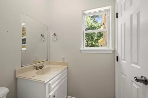 Bath - 24310 Lenze Rd, Spring, TX 77389 photo 1 of 7