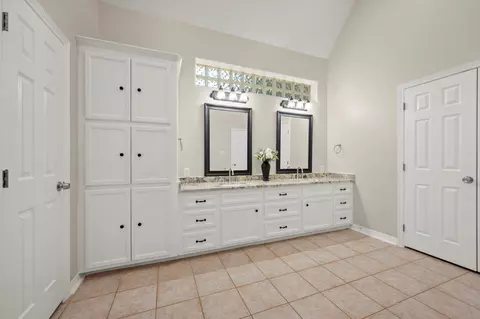 Bath - 24310 Lenze Rd, Spring, TX 77389 photo 3 of 7