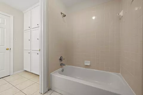 Bath - 24310 Lenze Rd, Spring, TX 77389 photo 6 of 7
