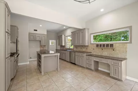 Kitchen - 24310 Lenze Rd, Spring, TX 77389 photo 3 of 4