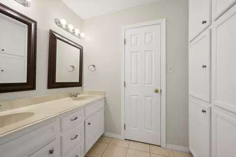 Bath - 24310 Lenze Rd, Spring, TX 77389 photo 5 of 7