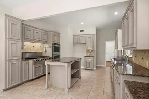 Kitchen - 24310 Lenze Rd, Spring, TX 77389 photo 4 of 4