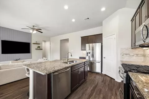 Kitchen - 4911 Creekside Haven Trl, Spring, TX 77389 photo 3 of 4