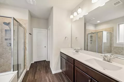 Bath - 4911 Creekside Haven Trl, Spring, TX 77389 photo 2 of 4