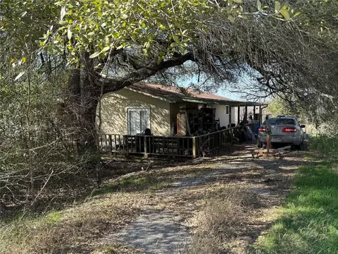 2398 Zion Hill Rd, Seguin, TX 78155
