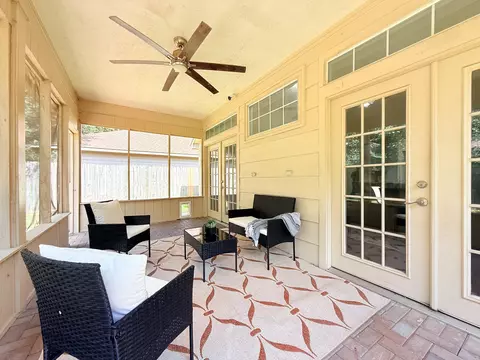 Exterior - 540 Springwood Dr, Conroe, TX 77385 photo 4 of 5