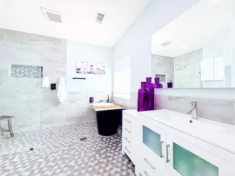 Bath - 540 Springwood Dr, Conroe, TX 77385 photo 1 of 4