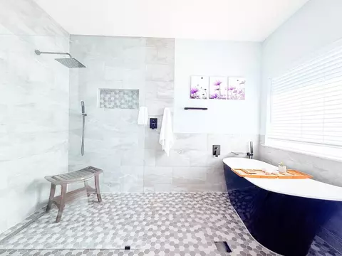 Bath - 540 Springwood Dr, Conroe, TX 77385 photo 2 of 4