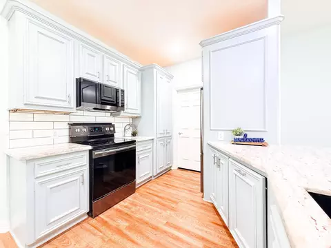 Kitchen - 540 Springwood Dr, Conroe, TX 77385 photo 2 of 2