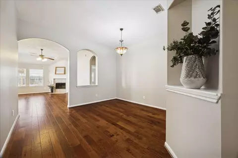 1909 Lazy Hollow Ln, Pearland, TX 77581