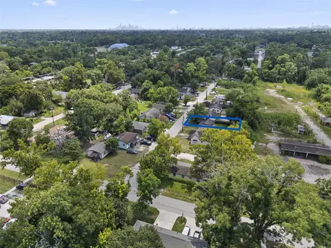 7335 Parkes St, Houston, TX 77088