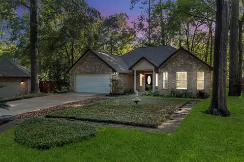 128 E Park Dr, Montgomery, TX 77356