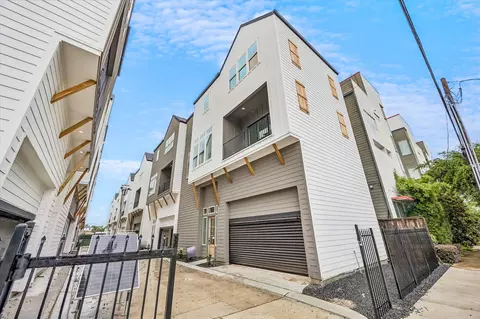 1189 W 19th St, Houston, TX 77008