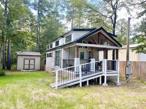 566 Pinewood Dr, Trinity, TX 75862 photo 1