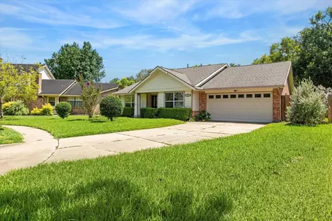 1922 Brushy Creek Dr, Sugar Land, TX 77478