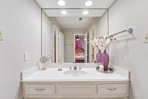 Bath - 3211 Candleknoll Dr, Spring, TX 77388 photo 4 of 5