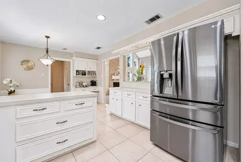 Kitchen - 3211 Candleknoll Dr, Spring, TX 77388 photo 4 of 5