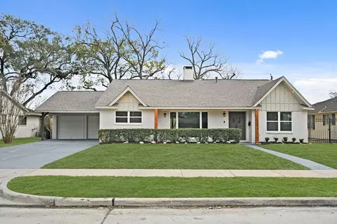 3011 Freshmeadows Dr, Houston, TX 77063