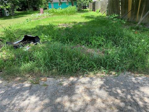 514 W Ash St, Angleton, TX 77515 photo 1