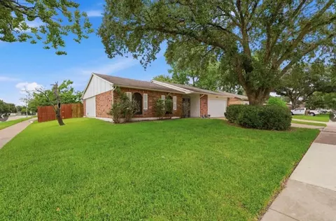 4850 Raven Ridge Dr, Houston, TX 77053