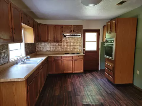 Kitchen - 156 White Oak Cir, Trinity, TX 75862 photo 1 of 1