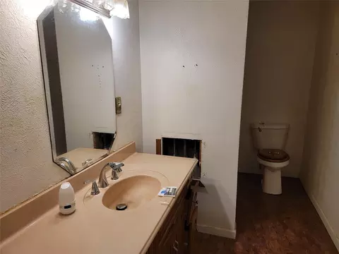 Bath - 156 White Oak Cir, Trinity, TX 75862 photo 1 of 1