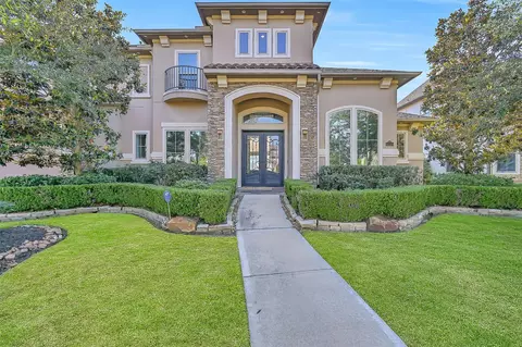 1310 Tamina Pass Ln, Friendswood, TX 77546
