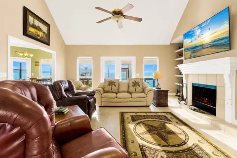 Living - 237 Vivian Rd, Onalaska, TX 77360 photo 1 of 2