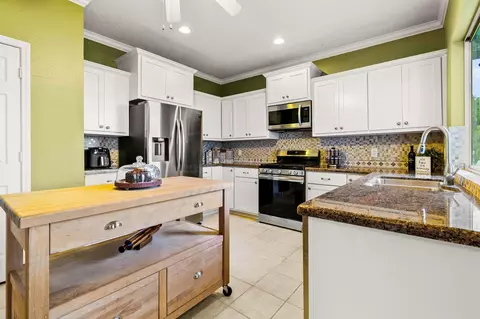 Kitchen - 237 Vivian Rd, Onalaska, TX 77360 photo 3 of 3