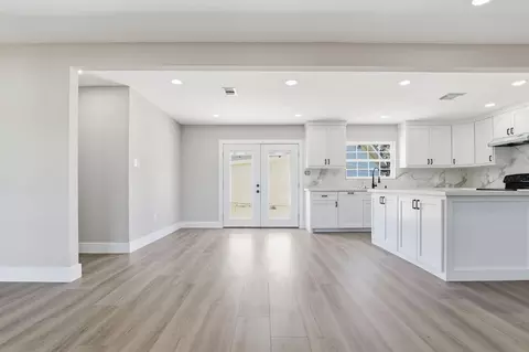 301 Brown Dr, Texas City, TX 77591