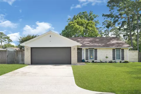 4007 Pin Oak Dr, Baytown, TX 77523