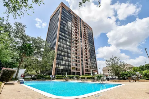 5150 Hidalgo St #1305, Houston, TX 77056