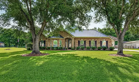 3326 River Bend Dr, Rosenberg, TX 77471