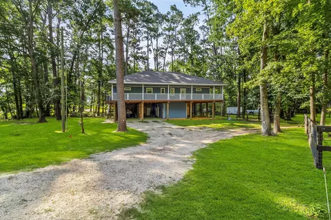 230 Governor Bell Dr, Point Blank, TX 77364