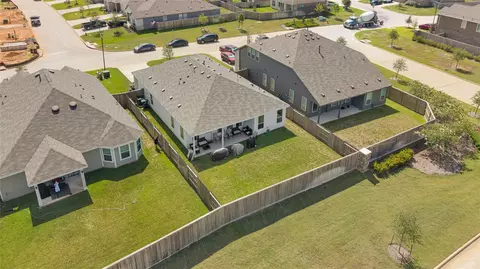 View/Area - 782 Falling Cave Dr, Willis, TX 77378 photo 2 of 8