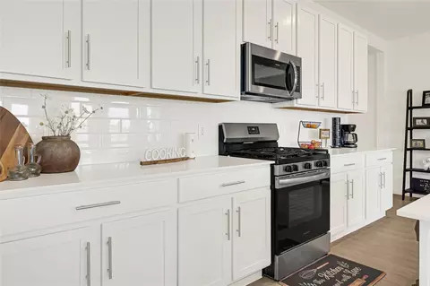 Kitchen - 782 Falling Cave Dr, Willis, TX 77378 photo 2 of 2