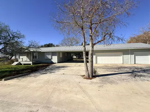 338 Calumet Dr, Palacios, TX 77465