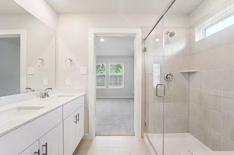 Bath - 14175 Granger Pointe Ln, Conroe, TX 77302 photo 4 of 5