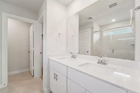Bath - 14175 Granger Pointe Ln, Conroe, TX 77302 photo 2 of 5