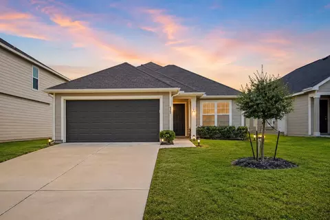 922 Luke Darrell Dr, Rosharon, TX 77583