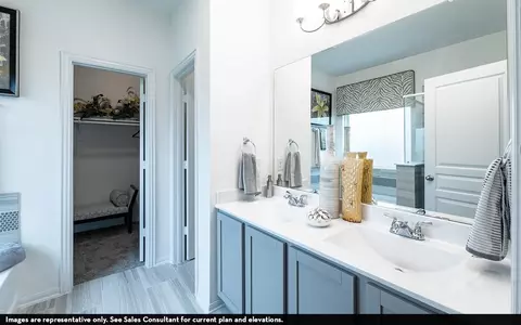 Bath - 10977 Runway Rd, Conroe, TX 77303 photo 3 of 4