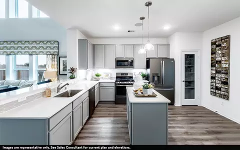 Kitchen - 10977 Runway Rd, Conroe, TX 77303 photo 4 of 5