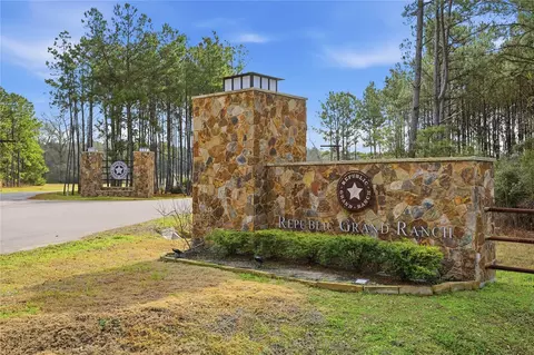 15466 Red Hawk Rd, Willis, TX 77378 photo 2
