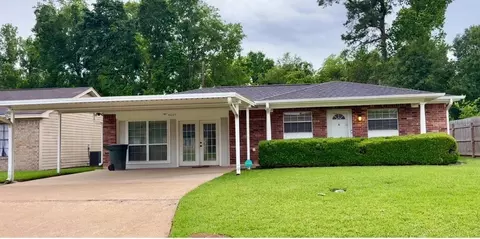 4665 Glen Oaks Cir, Beaumont, TX 77708