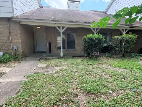 5602 Easthampton Dr #B, Houston, TX 77039