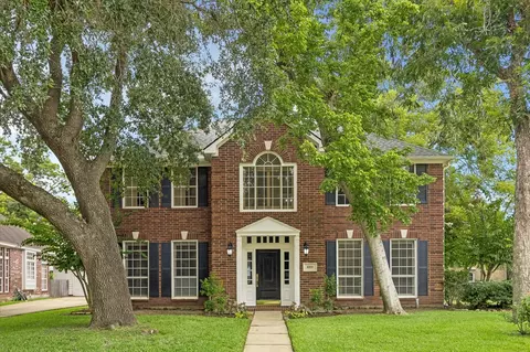 1019 Quiet Glen Ct, Sugar Land, TX 77479