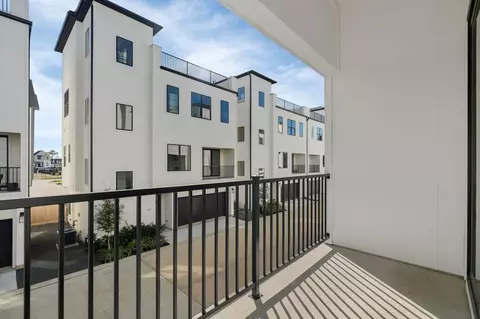 8705 Ojeman Villas Dr, Houston, TX 77055
