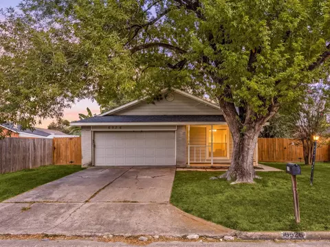 6526 Turtlewood St, Houston, TX 77049